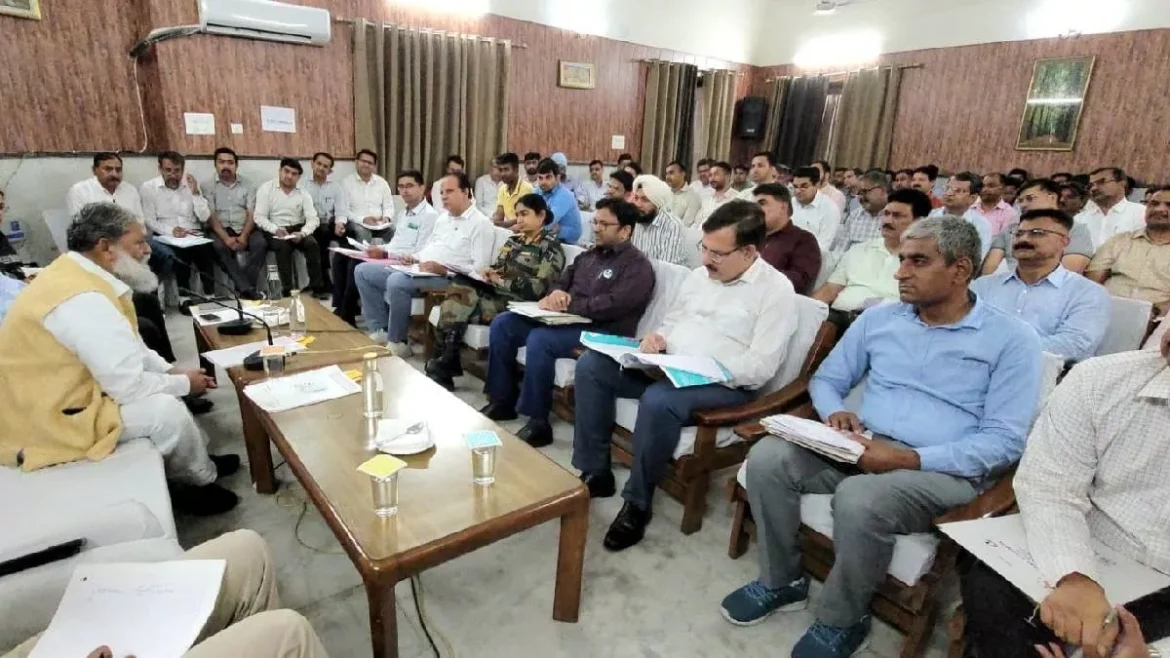 ऊर्जा मंत्री श्री अनिल विज ने अंबाला छावनी में चल रही परियोजनाओं पर समीक्षा बैठक की