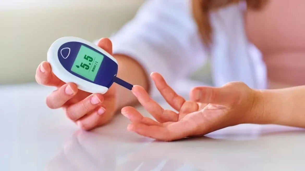 Health Tips For Diabetes: डायबिटीज से पीड़ित लोगों के लिए चीनी ही नहीं अधिक नमक का खाना भी भी हैं, इसके नुकसान?