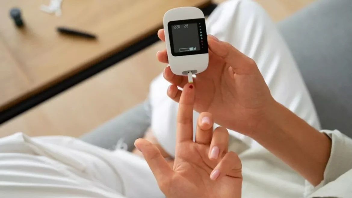 Summer Health Care: ग्रीष्मकाल में ब्लड शुगर लेवल क्यों बढ़ने लगता है? जानें इसे नियंत्रित कैसे रखें