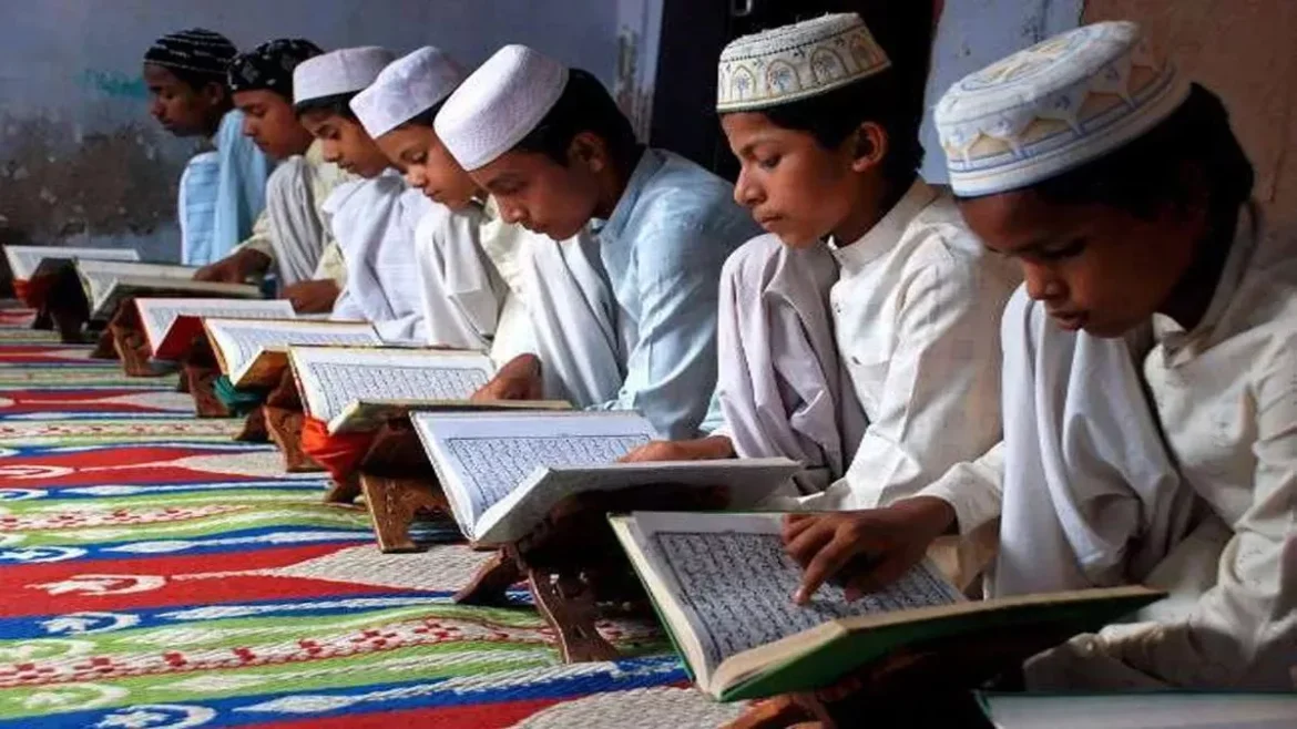 Uttarakhand Waqf Board: उत्तराखंड में मदरसों का आधुनिकीकरण होगा, बोर्ड का पाठ्यक्रम लागू होगा और मनमानी नहीं होगी।