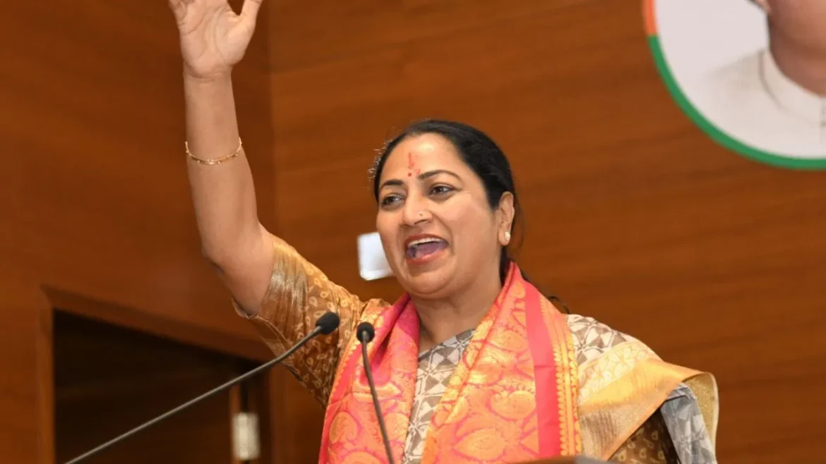 मुख्यमंत्री रेखा गुप्ता ने क्या कहा, 2500 रुपये की महिला समृद्धि योजना पर? बड़ा अपडेट