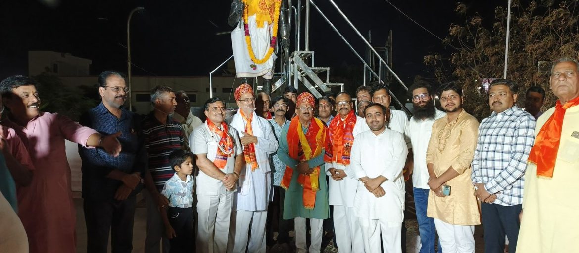 विधानसभा अध्यक्ष श्री वासुदेव देवनानी ने परशुराम सर्किल पर आयोजित कार्यक्रम में परशुराम जयंती की शुभकामनाएं दी