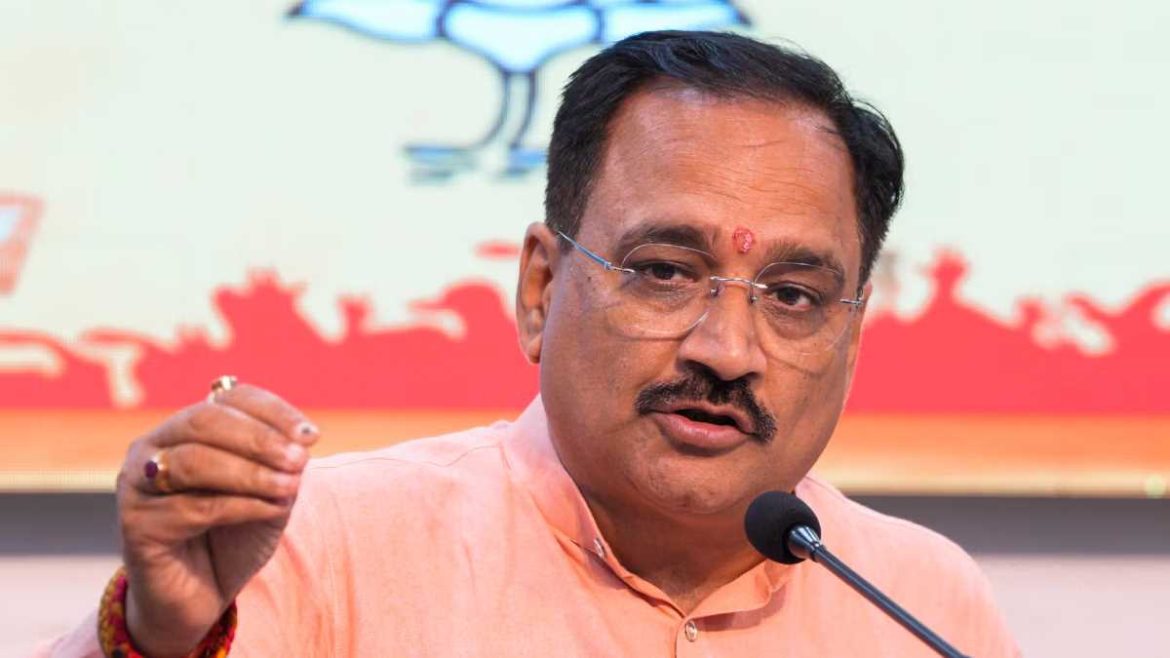 AAP के छात्रसंघ के री-लॉन्च पर वीरेंद्र सचदेवा का तंज, 'केजरीवाल सरकार ने छात्रों को जानबूझकर फेल किया...,'