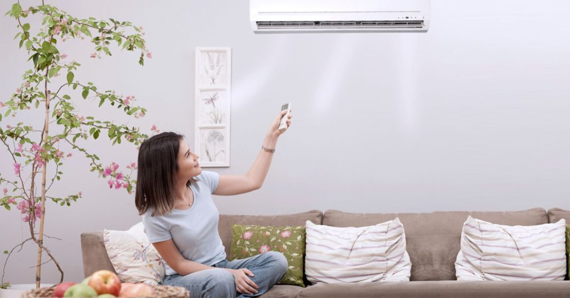 Ac Harmful for Bones: क्या वास्तव में एसी में सोने से हड्डियां गलने लगती हैं? जानिए क्या सच है