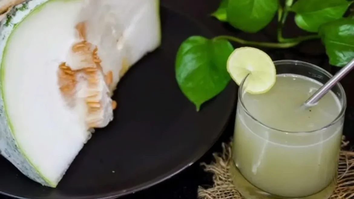 Ash Gourd Juice Benefits: सफेद कद्दू का जूस पीने से मिलते हैं कई स्वास्थ्य लाभ, जानें सही समय और तरीका