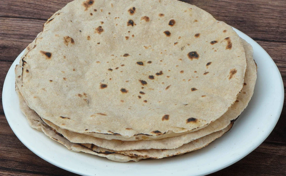 Benefits of Basi Roti: सेहत का खजाना है बासी रोटी, जानें खाने का सही तरीका और फायदे
