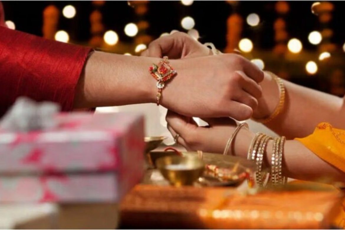 Raksha Bandhan 2025: रक्षाबंधन अगस्त में कब है, मुहूर्त और भद्रा का समय जानें