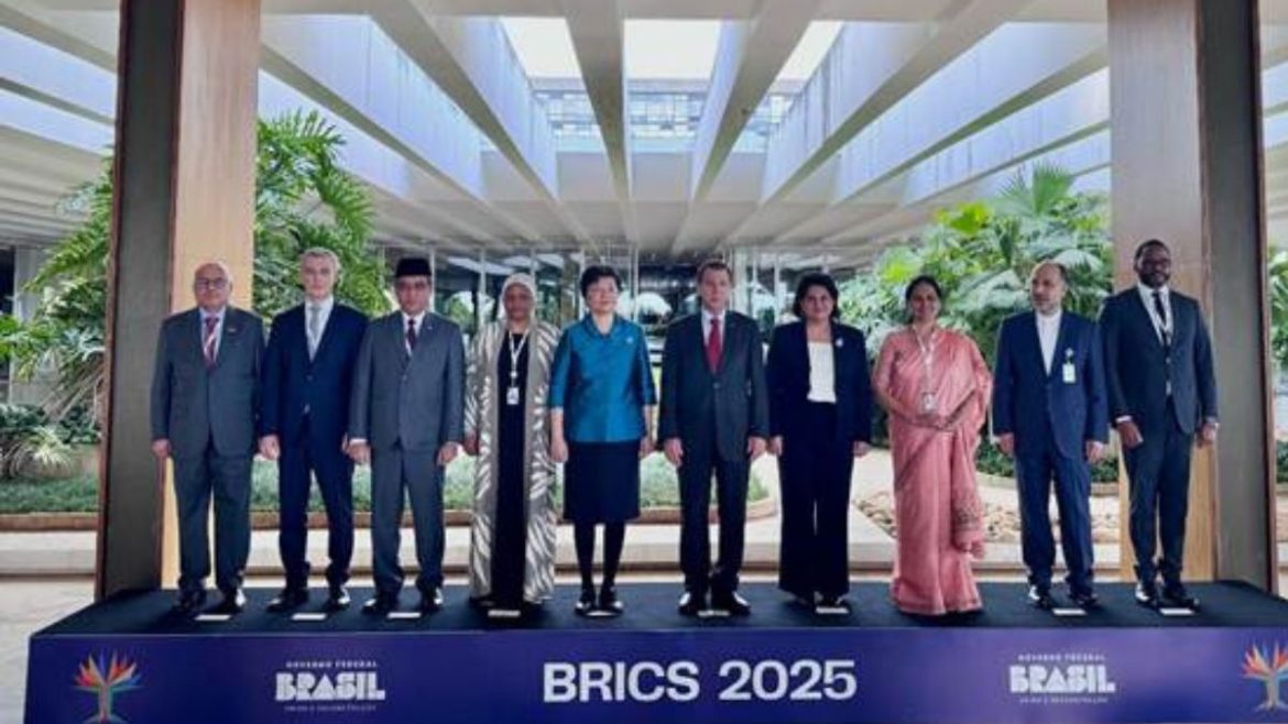 BRICS industry summit 2025: भारत ने ब्रासीलिया में 9वीं ब्रिक्स उद्योग मंत्रियों की बैठक में भाग लिया
