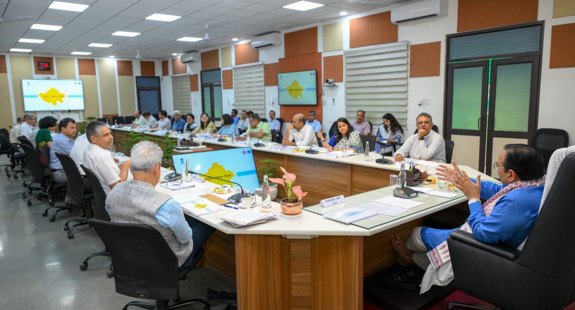 मुख्यमंत्री श्री भजनलाल शर्मा ने चिकित्सा विभाग की समीक्षा बैठक की, जिसमें विभाग ने पूरी तरह से अपनी तैयारी प्रस्तुत की ताकि आम जनता को हीट वेव से बचाया जा सके।