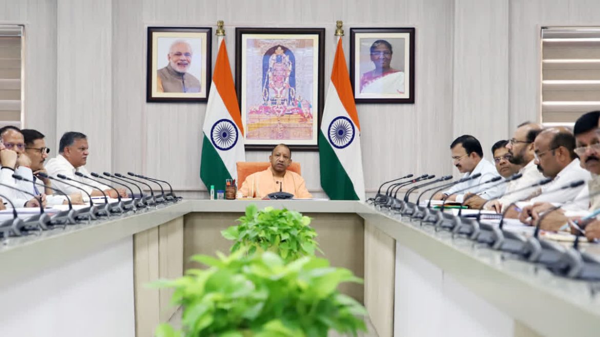मुख्यमंत्री योगी आदित्यनाथ ने दिया यह विशिष्ट आदेश, यूपी सरकारी भवन में आम पेंटिंग अब नहीं होंगी?