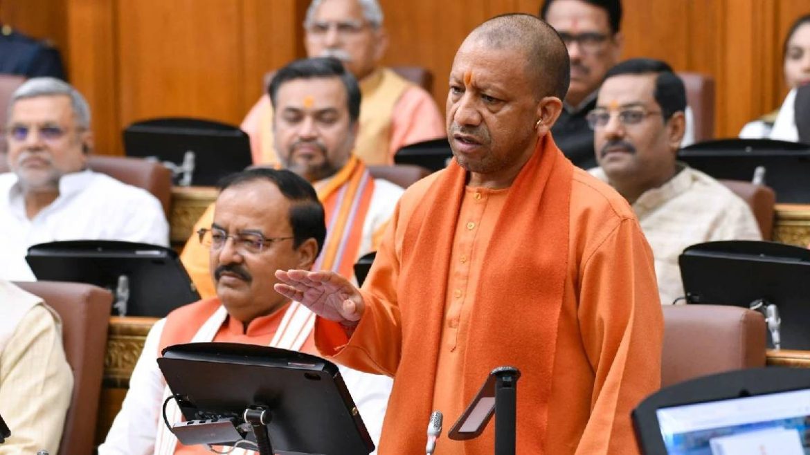 UP News: यूपी में शिक्षा का डिजिटल क्रांति, योगी सरकार बनाएगी 2,700 स्मार्ट क्लासरूम, 324 करोड़ रुपये का निवेश