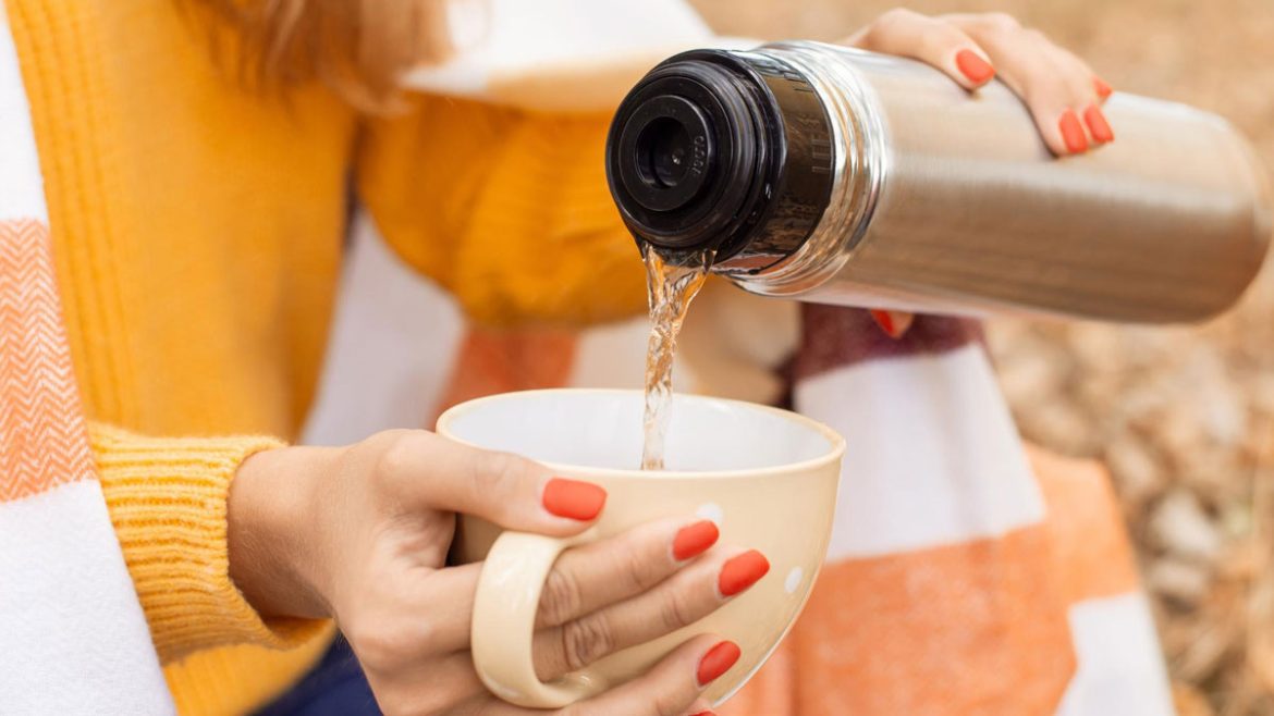 Morning Drink for Cholesterol and Heart Health: एक चीज को गर्म पानी के साथ मिलाकर पीने से खराब कोलेस्ट्रॉल होगा बाहर और दिल स्वस्थ रहेगा।
