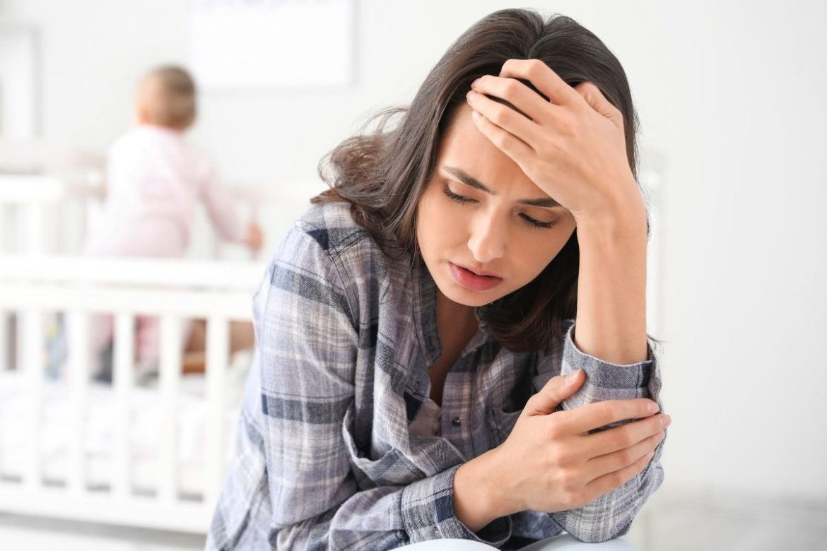 Vitamin Deficiency And Depression: डिप्रेशन का कारण बन सकती है विटामिन की कमी, जानें किन पोषक तत्वों की कमी से बिगड़ता है मानसिक स्वास्थ्य