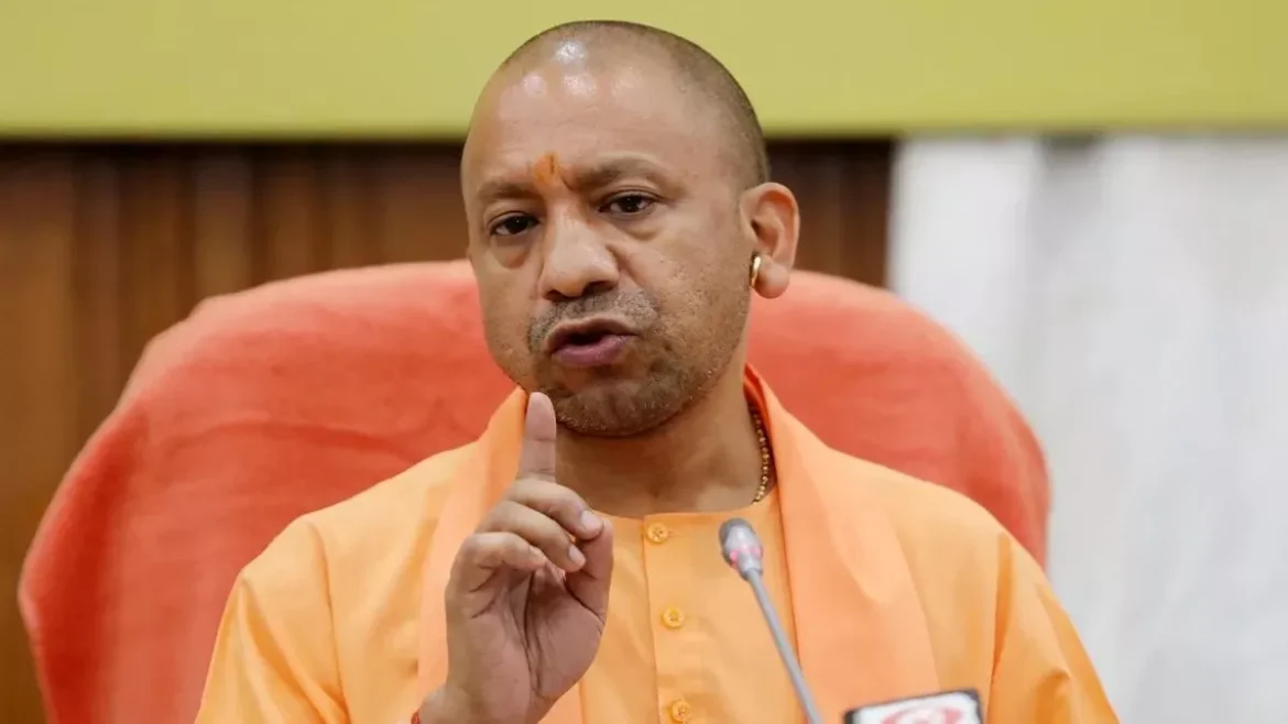 Yogi Adityanath on Air India Plane Crash: अहमदाबाद एयर इंडिया विमान हादसा, सीएम योगी आदित्यनाथ ने जताया दुख, बचाव कार्य जारी
