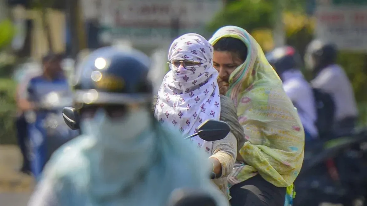 Delhi Weather News: IMD का अलर्ट, तेज हवाओं और बारिश से मिलेगी गर्मी से राहत