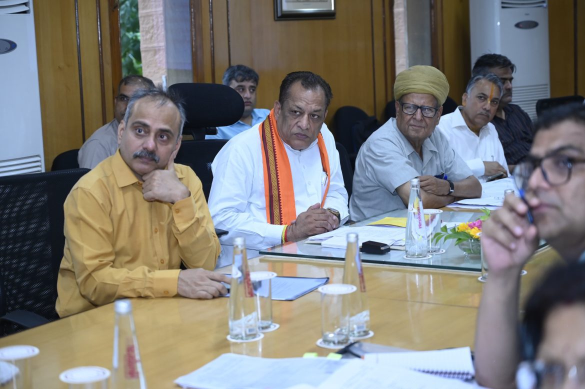 मंत्री जोराराम कुमावत ने देवस्थान विभाग की समीक्षा बैठक में मंदिरों की जमीन से अतिक्रमण हटाने और बेणेश्वर धाम, गोगामेड़ी के विकास पर जोर दिया