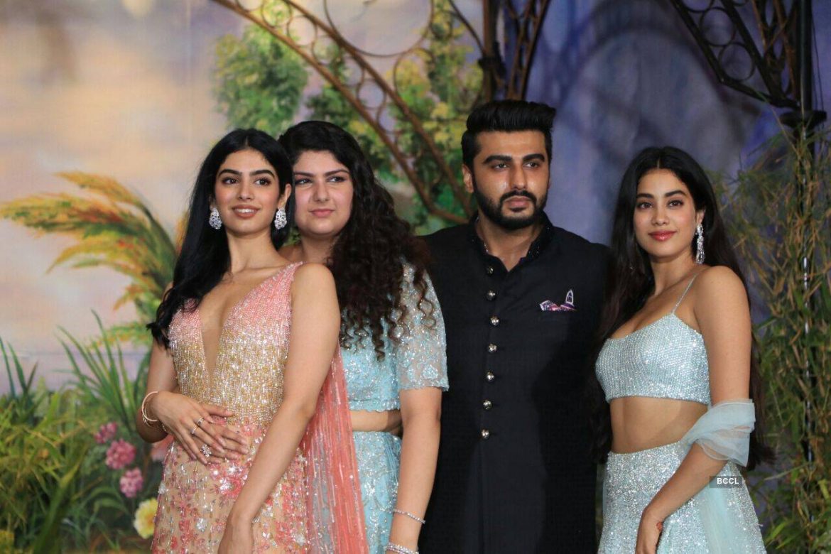 Anshula Kapoor Janhvi Khushi Bond Relation: अंशुला कपूर ने जाह्नवी और खुशी कपूर के साथ रिश्ते पर दिया बयान, बोलीं 'यह रिश्ता दोनों तरफ से होता है'