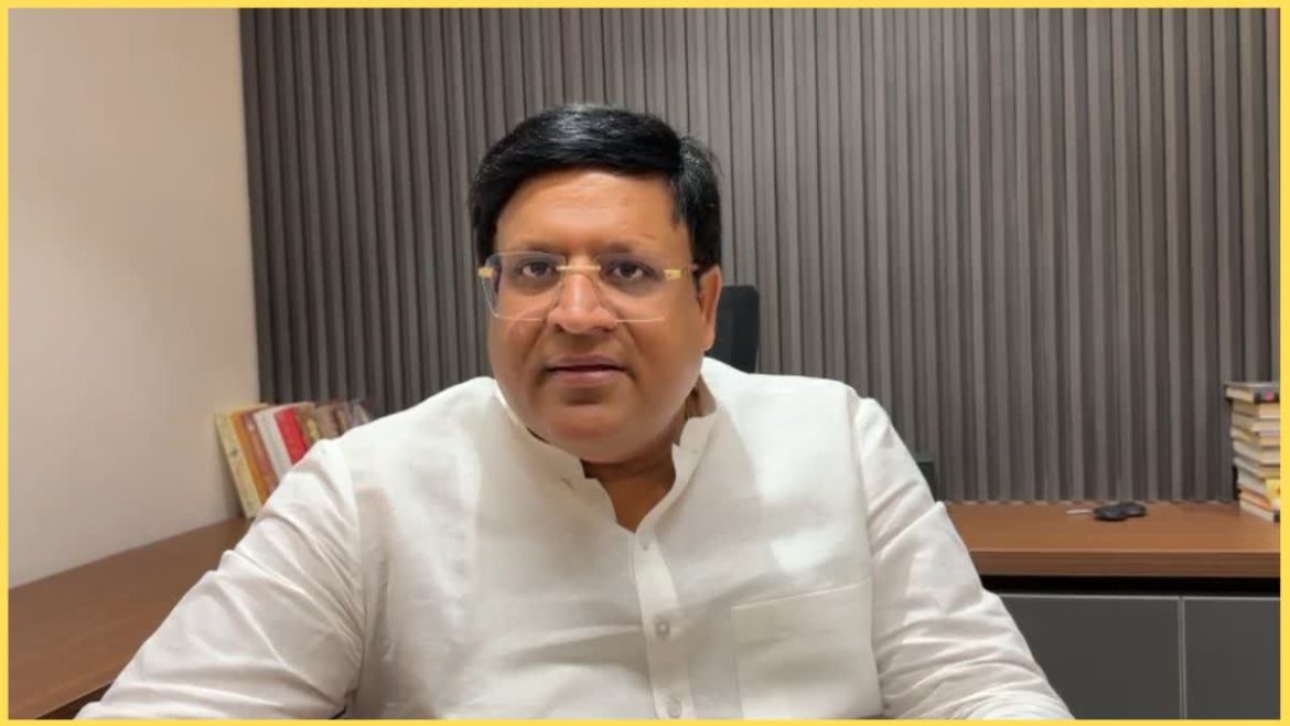 Haryana News: हरियाणा में भ्रष्टाचार के खिलाफ बड़ी कार्रवाई, कैबिनेट मंत्री विपुल गोयल ने तहसीलदार को किया सस्पेंड