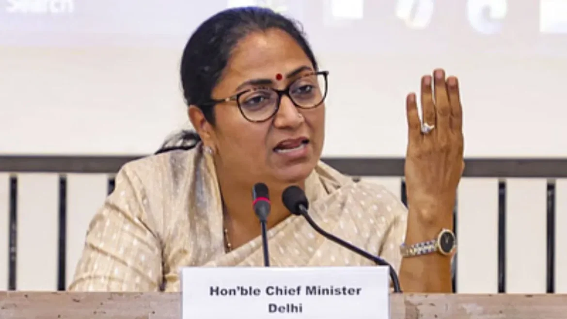 मुख्यमंत्री रेखा गुप्ता का एक्शन प्लान - जलभराव पर इंजीनियर होंगे सस्पेंड, तय हुई जिम्मेदारी