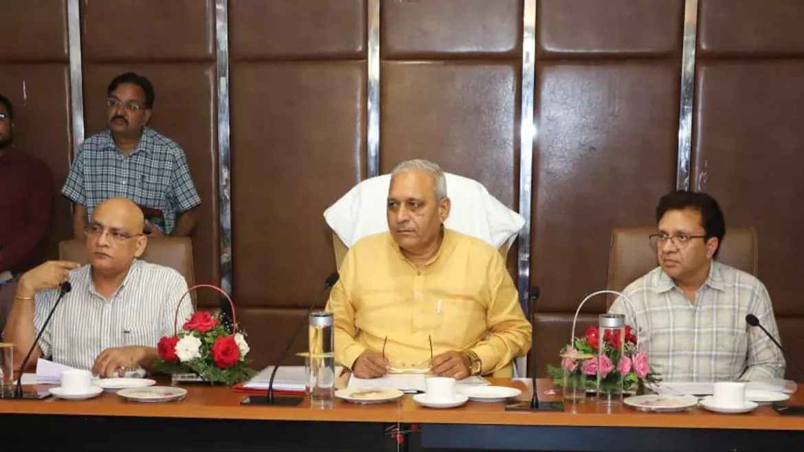 कैबिनेट मंत्री रणबीर गंगवा की अध्यक्षता में लोक निर्माण विभाग की समीक्षा बैठक, 6500 किमी सड़कों की मरम्मत पर चर्चा