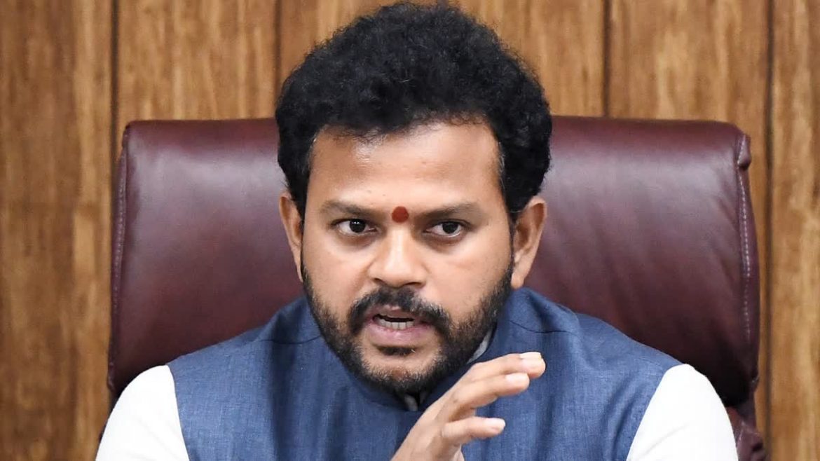 एयर इंडिया विमान हादसे पर केंद्रीय मंत्री राम मोहन नायडू का बड़ा अपडेट, बताया कैसे मदद करेगा कॉकपिट वॉइस रिकॉर्डर