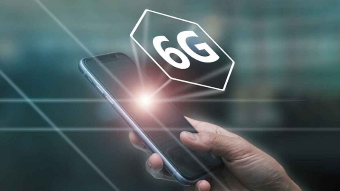 6G Smartphones: कब आएंगे 6G स्मार्टफोन? 5G से 100 गुना तेज इंटरनेट और अद्भुत फीचर्स