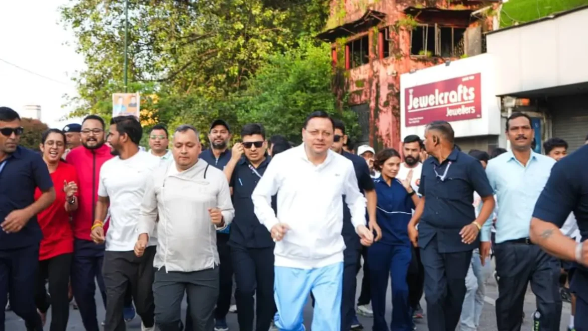 मुख्यमंत्री पुष्कर सिंह धामी ने 'नमो युवा रन' का फ्लैग ऑफ किया, युवाओं में उत्साह और राष्ट्रभक्ति का संदेश