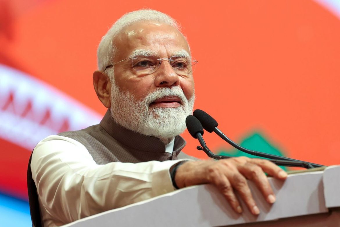 नक्सलियों ने किया हथियार छोड़ने का ऐलान, शांति वार्ता की मांग, मोदी सरकार का रुख क्या है?