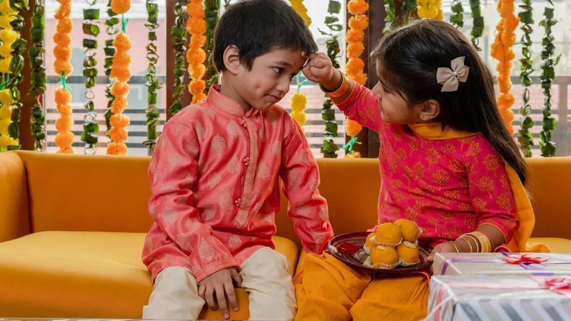 भाई दूज 2025: दिवाली के बाद भाई दूज कब है? जानें शुभ मुहूर्त और महत्व
