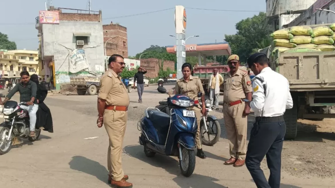 यूपी पुलिस ने काटे हजारों चालान, 6 गलत काम करने वालों के लिए जारी हुआ अलर्ट