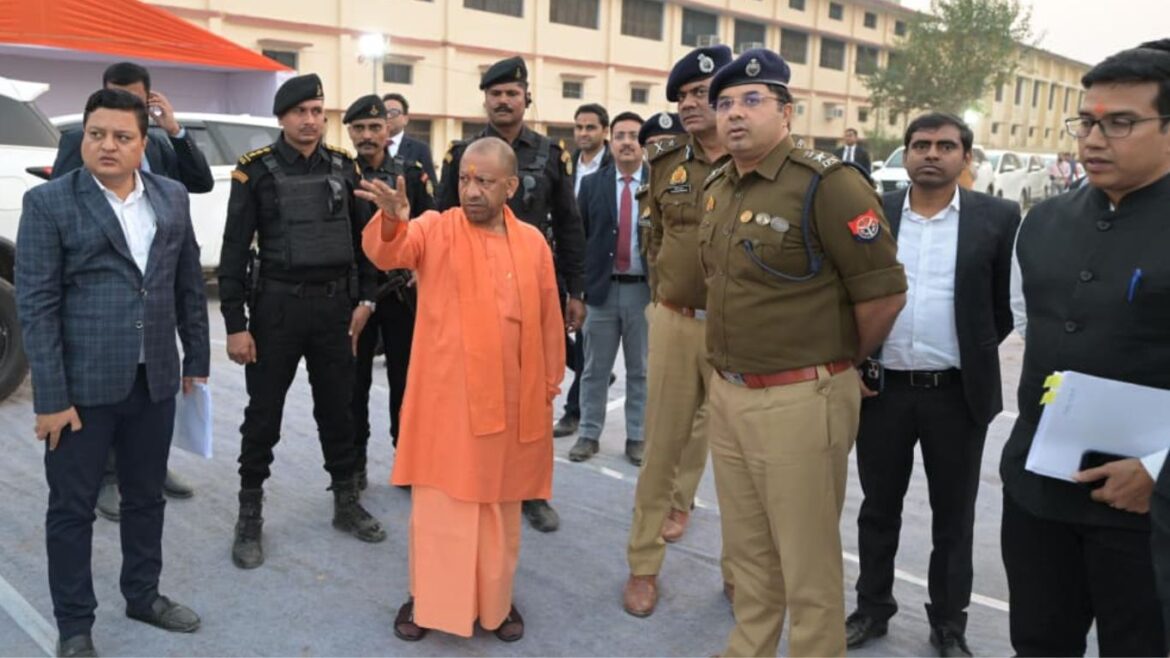 अयोध्या में राम जन्मभूमि मंदिर ध्वजारोहण समारोह की तैयारियों का मुख्यमंत्री योगी आदित्यनाथ ने लिया जायजा