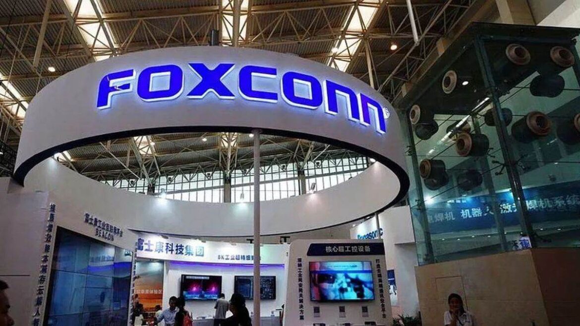 Foxconn ने बेंगलुरु में अपनी नई फैक्ट्री से 30,000 लोगों को दिया रोजगार, महिलाओं की संख्या 80%