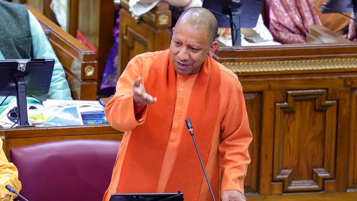 UP Vidhan Sabha: मुख्यमंत्री योगी आदित्यनाथ ने विपक्ष को करारा जवाब दिया, कहा- ‘भजन करने थोड़े बैठे हैं, मठ काफी है