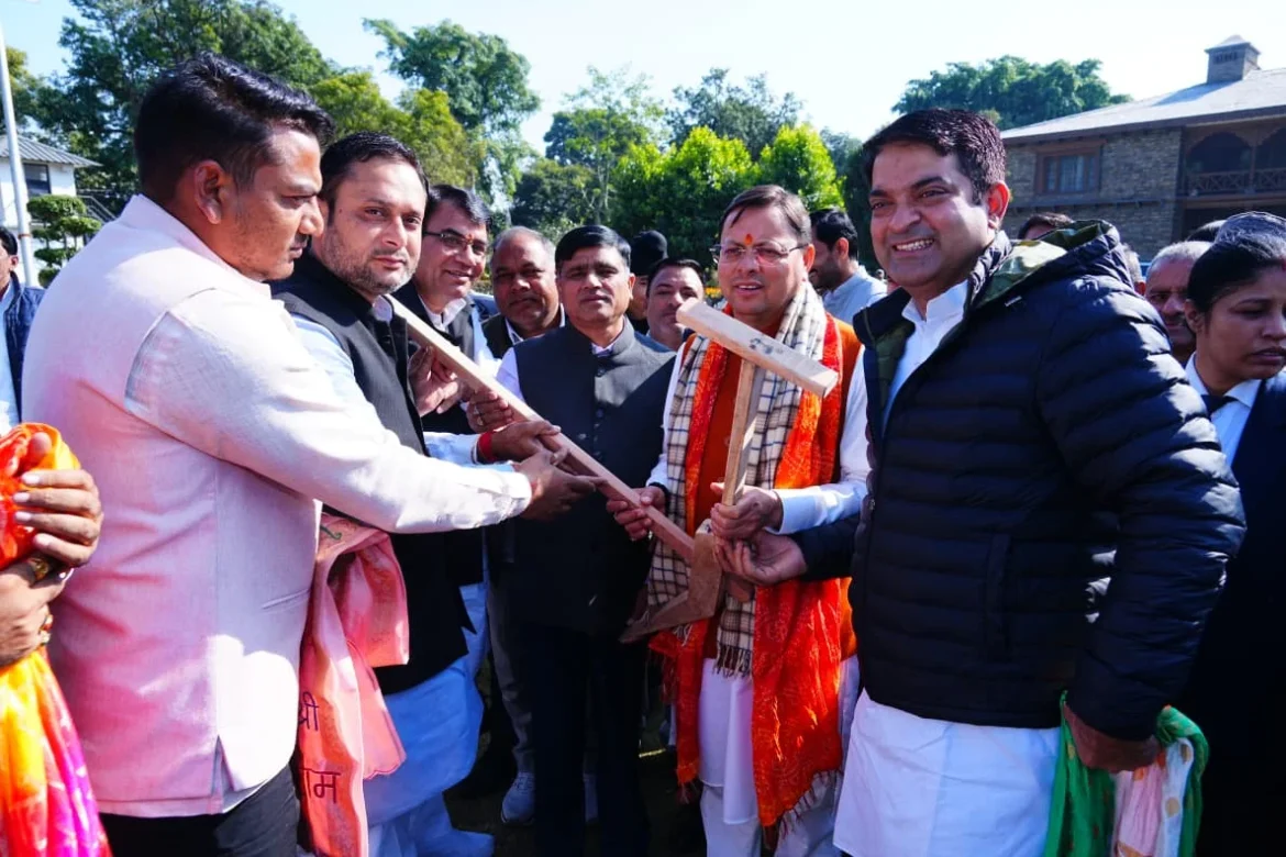 मुख्यमंत्री पुष्कर सिंह धामी पहुंचे हरिद्वार, गन्ना मूल्य बढ़ाने पर किसानों ने जताया आभार