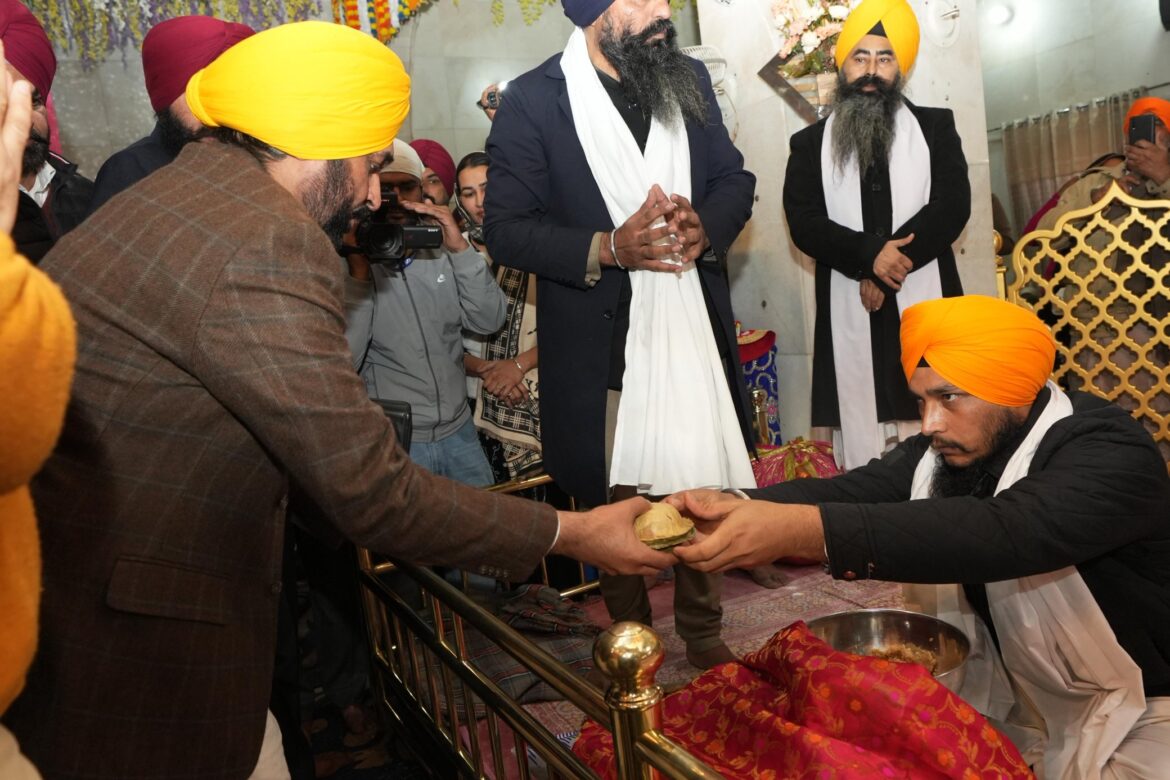 मुक्तसर साहिब में माघी मेला का भव्य आरंभ, मुख्यमंत्री भगवंत मान ने चालीस मुक्तों को किया नमन