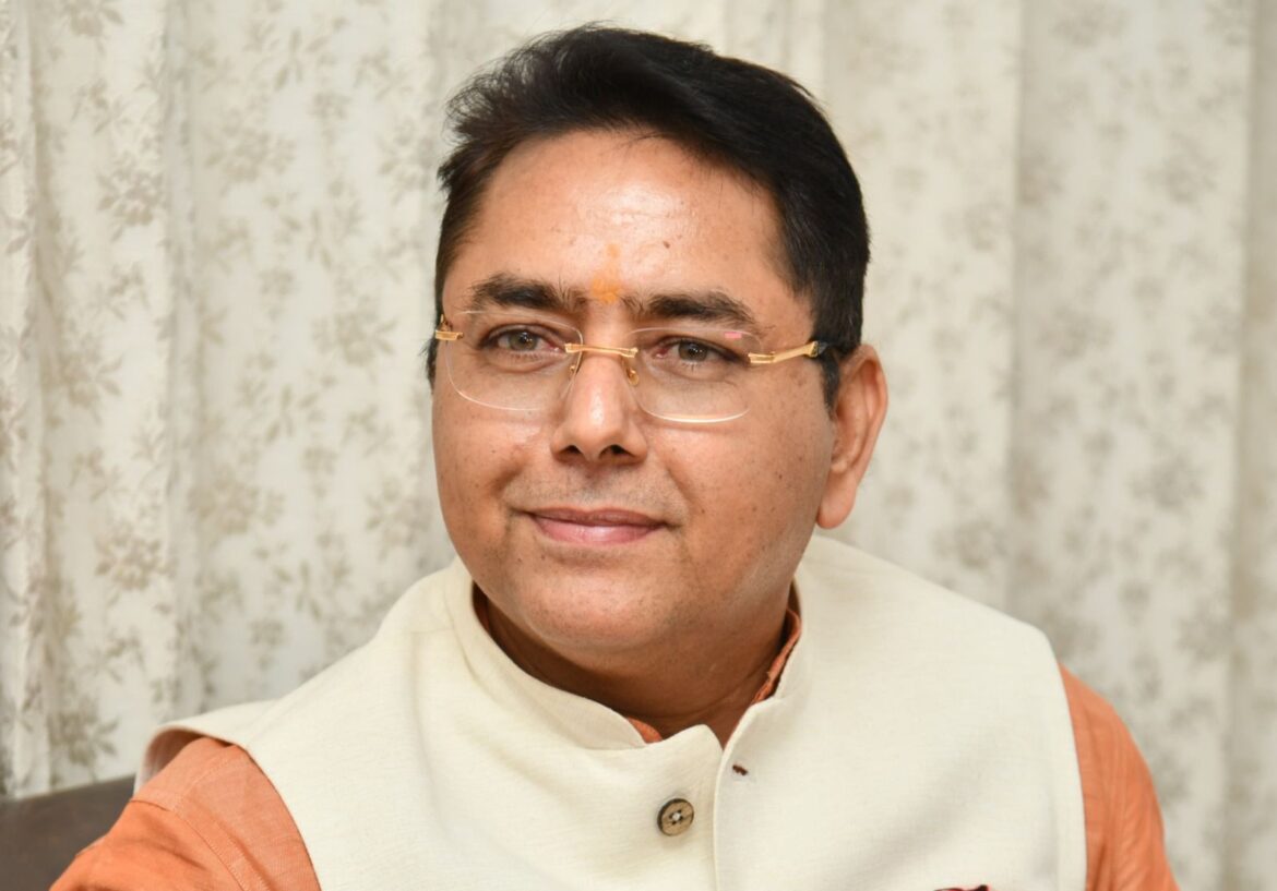 मजीठिया की जमानत पर अमन अरोड़ा बोले, कानून और सबूत राजनीति से ऊपर हैं