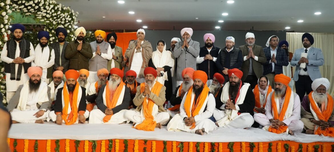 पंजाब: भगवंत मान के नेतृत्व वाली सरकार ने श्री गुरु रविदास जी महाराज के 649वें प्रकाश पर्व पर वर्षभर चलने वाले राज्य स्तरीय समारोहों की शुरुआत की