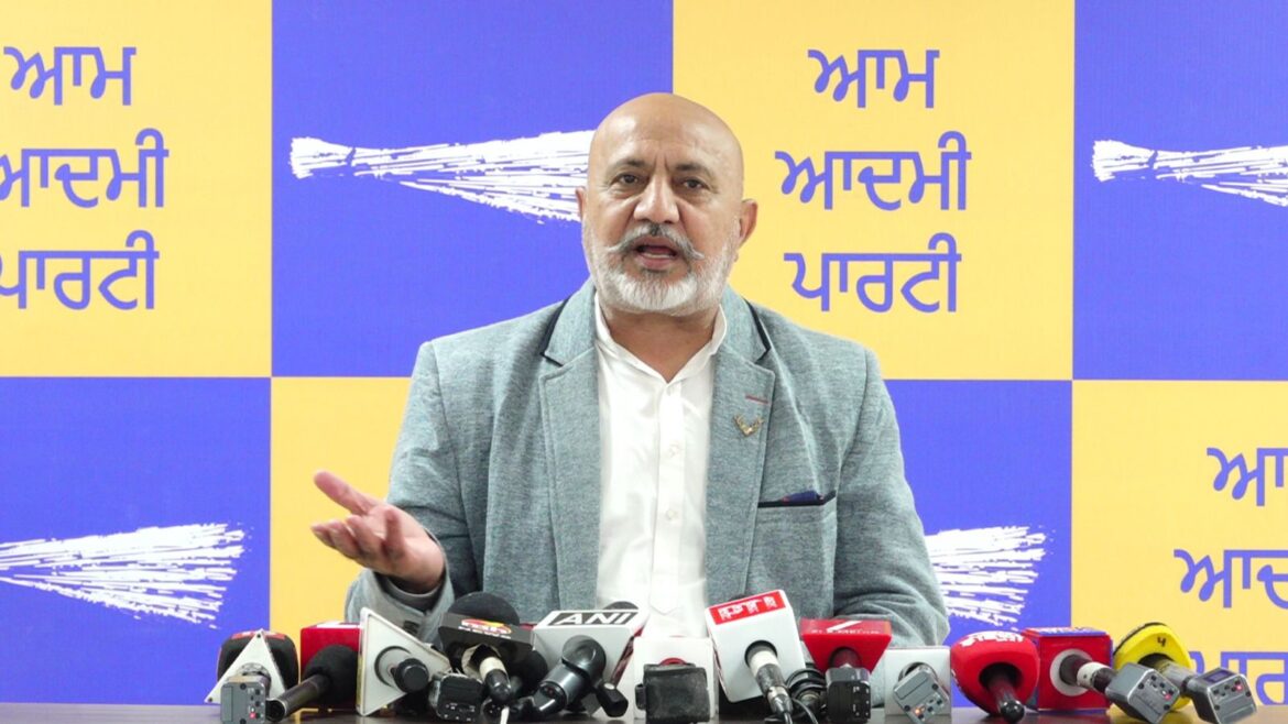 रवनीत बिट्टू के वीडियो ने उजागर किया कांग्रेस-अकाली गठबंधन का भ्रष्ट खेल, बलतेज पन्नू ने बताया संगरूर के आम आदमी ने चकनाचूर किया मिलीभगत भरा राजनैतिक खेल