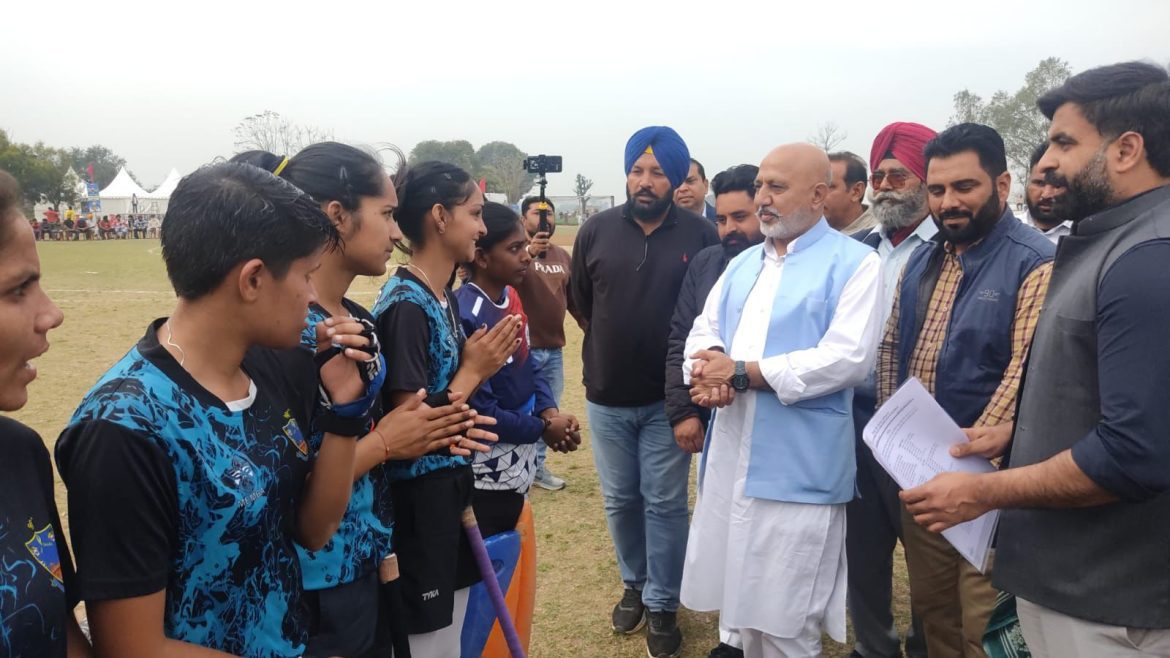 किला रायपुर ग्रामीण ओलंपिक में उमड़ा जनसैलाब, दूसरे दिन बैलगाड़ी दौड़ बनी आकर्षण का केंद्र