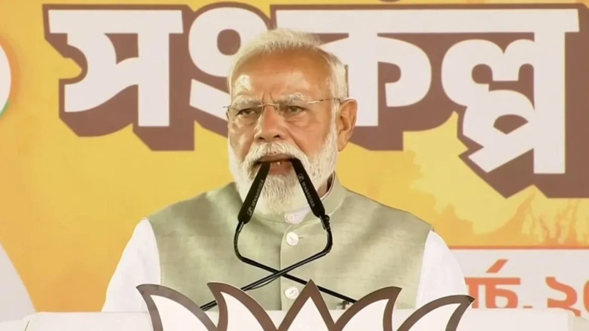 प्रधानमंत्री नरेंद्र मोदी ने गुजरात में 20,000 करोड़ रुपये की विकास परियोजनाओं का शुभारंभ किया
