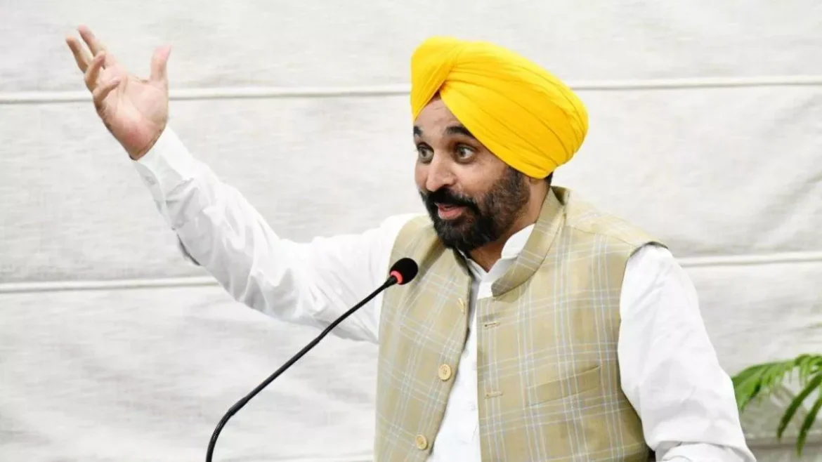 मुख्यमंत्री भगवंत मान ने अंतरराष्ट्रीय और राष्ट्रीय खिलाड़ियों को सम्मानित किया, खेलों में जीत पर दिया इनाम