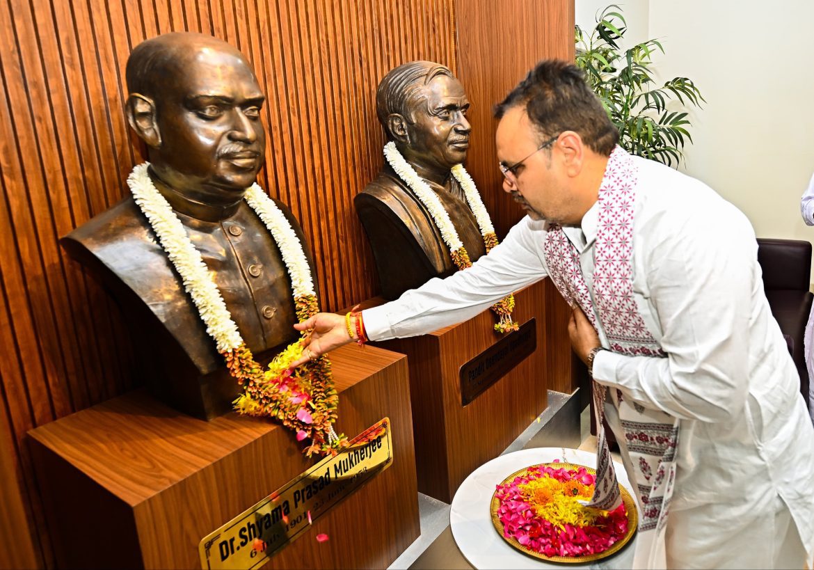 तिरुवनंतपुरम में मुख्यमंत्री भजनलाल शर्मा ने दी श्रद्धांजलि, केरल चुनाव को लेकर भाजपा नेताओं संग की अहम बैठक