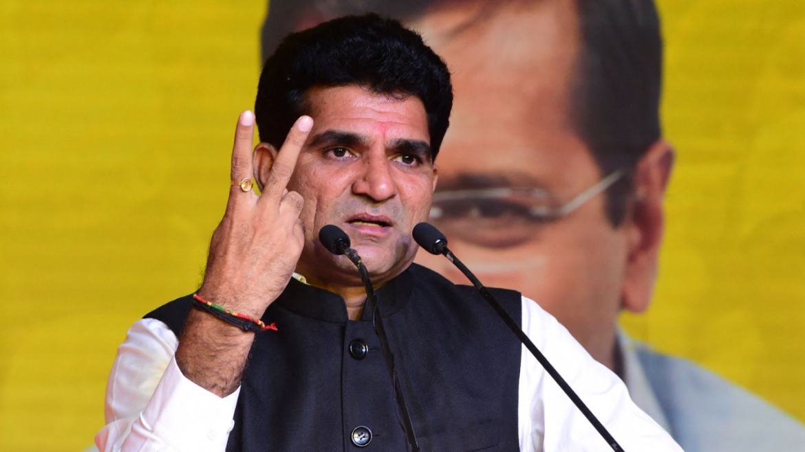 AAP ने गुजरात में आम लोगों के लिए राजनीति के दरवाजे खोले, इसुदान गढ़वी ने घोषित किए उम्मीदवार