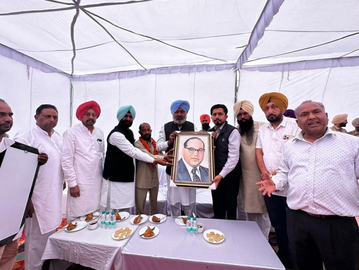 आप नेताओं ने कांशी राम जी को दी श्रद्धांजलि, सामाजिक न्याय और समानता के प्रति प्रतिबद्धता दोहराई