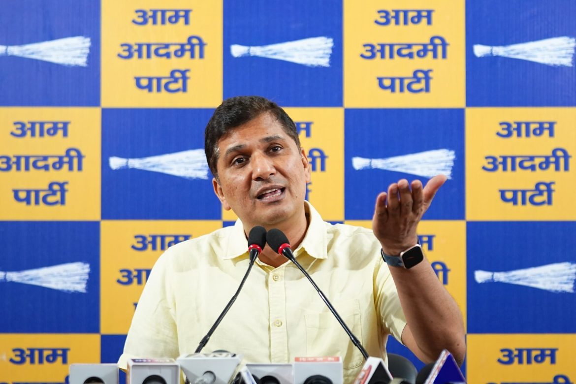 दिल्ली में प्राइवेट स्कूलों पर बढ़ती फीस और छात्रों के साथ दुर्व्यवहार, सौरभ भारद्वाज ने उठाए सवाल
