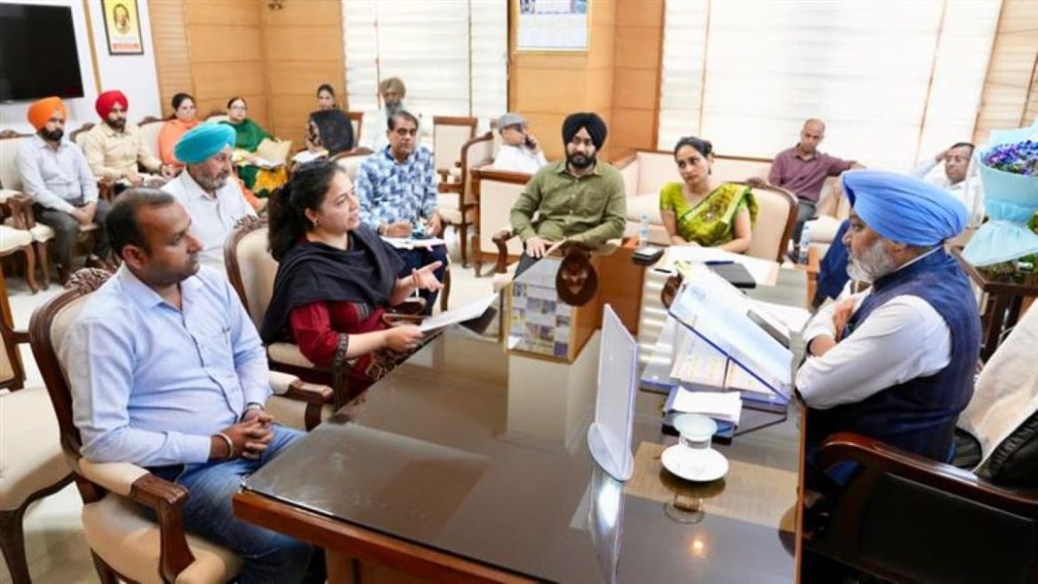 पंजाब सरकार ने कर्मचारियों की लंबित मांगों को हल करने के लिए उठाए ठोस कदम, हरपाल सिंह चीमा ने की विस्तृत समीक्षा