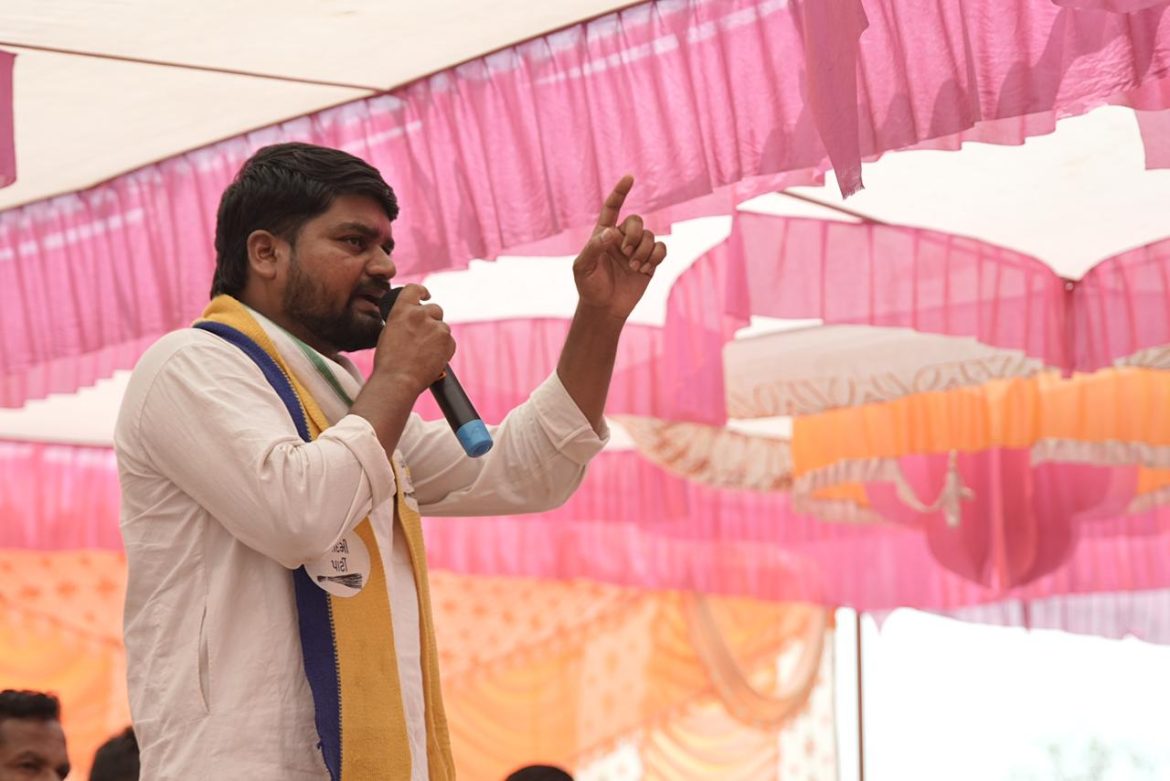 खंभात में AAP की विशाल जनसभा, चैतर वसावा की मौजूदगी में दिखा भारी जनसमर्थन