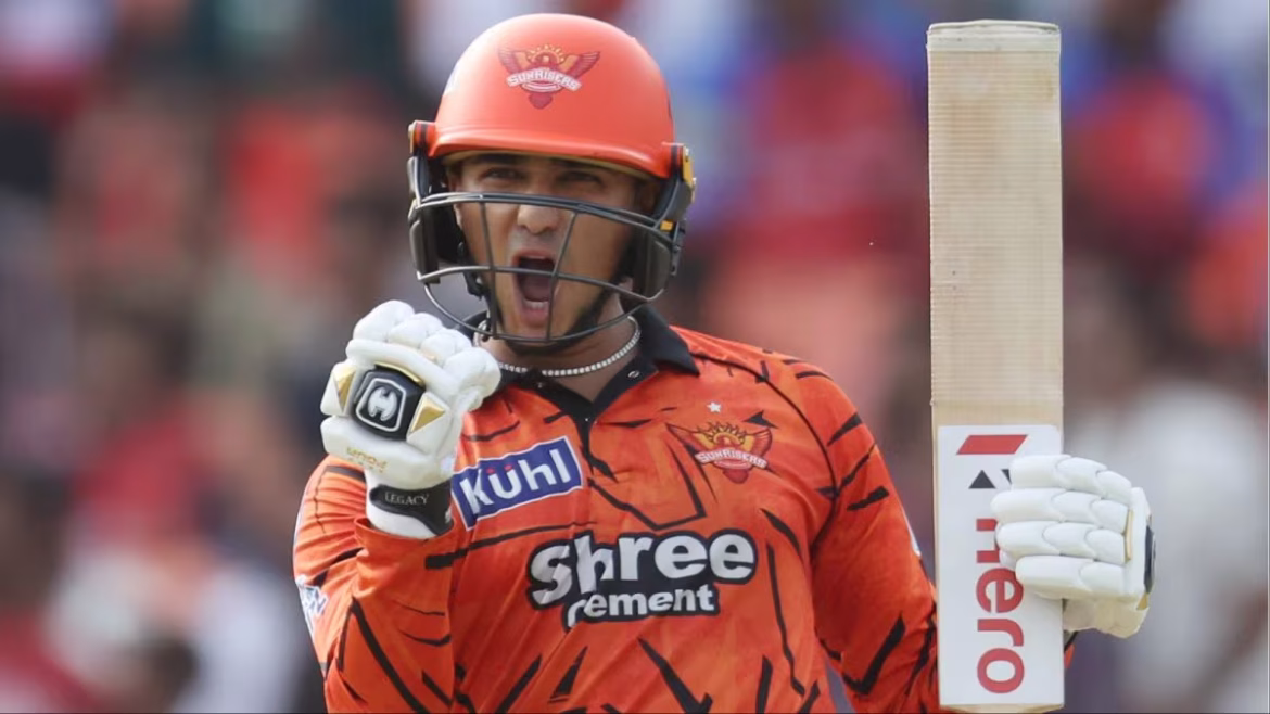 अभिषेक शर्मा का वर्ल्ड रिकॉर्ड: 20 गेंदों से कम में 5 IPL अर्धशतक जड़ने वाले पहले खिलाड़ी बने; तोड़ा पूरन का रिकॉर्ड