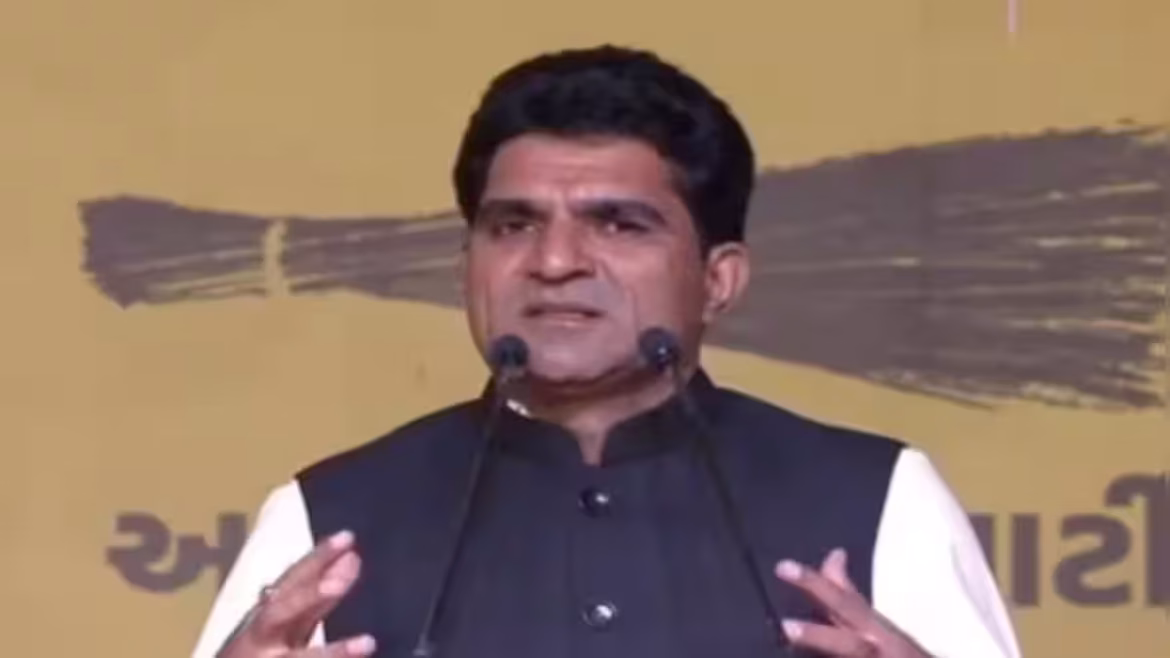 लोकतंत्र के लिए खतरे की घंटी: इसुदान गढ़वी ने भाजपा के 'ऐतिहासिक' दावे पर बोला तीखा हमला, बांग्लादेश की शेख हसीना से की तुलना