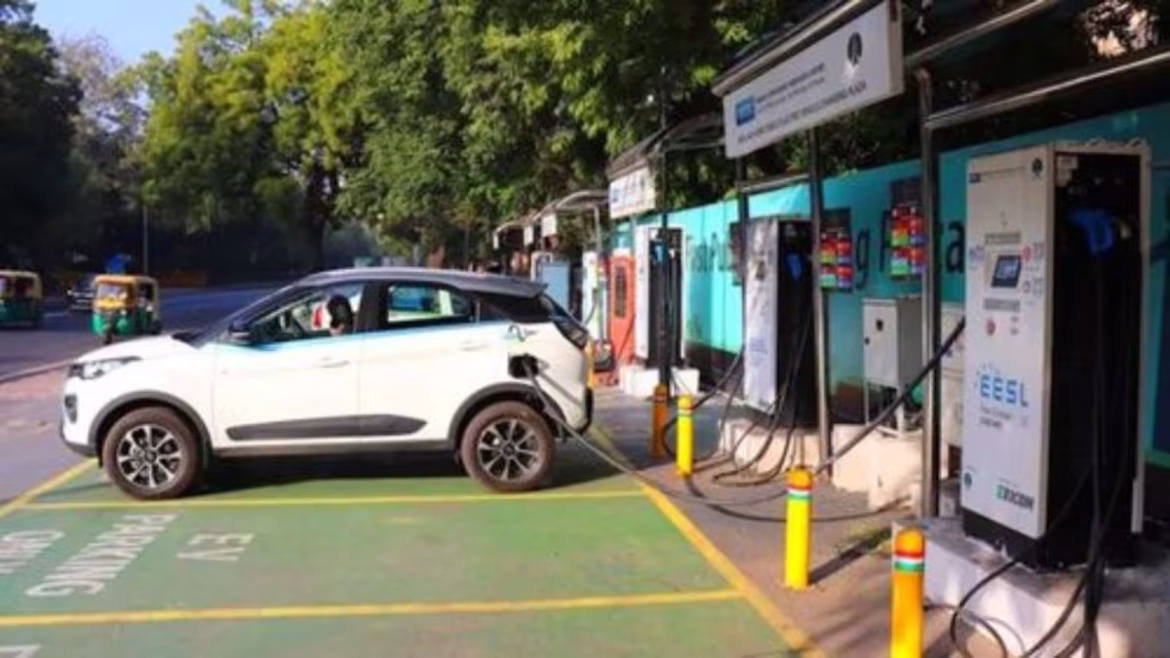 दिल्ली सरकार की नई EV नीति से इलेक्ट्रिक वाहनों को मिलेगी रफ्तार; एथर और जेबीएम ऑटो के शेयरों में जबरदस्त उछाल